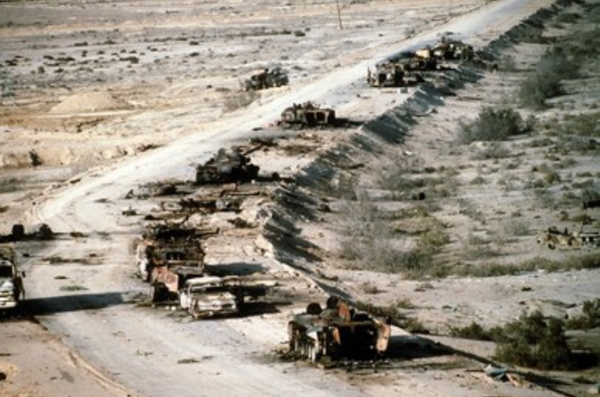 ▲걸프전 당시 미군의 공격에 초토화된 이라크 전차부대(사진=셔터스톡)©AI타임스