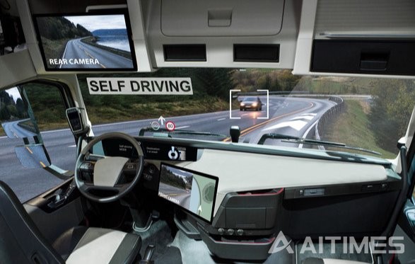 물류 배달 기사의 생계를 위협할 수 있는 '자율주행트럭 (Autonomous Truck)' (사진=Shutterstock)