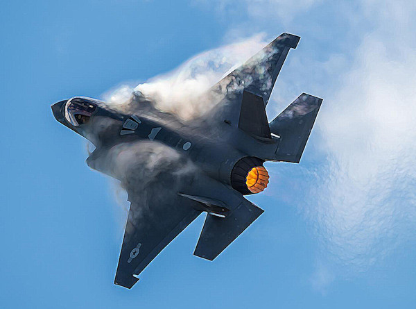 ▲ 미국 록히드마틴사가 개발한 초음속 스텔스 수직이착륙 전투기 F-35 ©AI타임스
