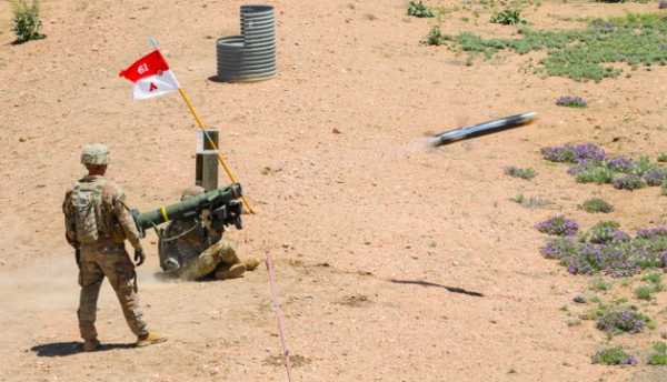 ▲휴대용 대전차 미사일 '자벨린'을 발사하는 모습(사진=미 육군 제공)©AI타임스