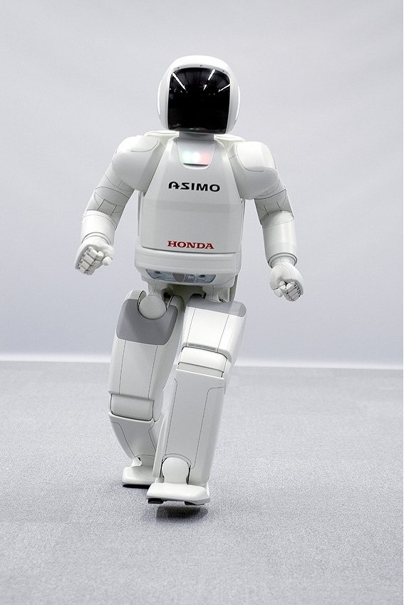 혼다가 개발한 2족 보행 로봇 아시모(ASIMO) (사진 제공=혼다) ©AI타임스