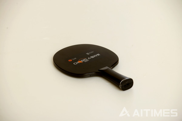 PINGTECH's Chorei swing racket. This racket is developed based upon IoT technology. ©AI타임스