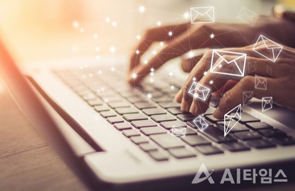 효율적인 이메일 마케팅 수단으로도 활용될 수 있는 인공지능(AI)(사진=Shutterstock)