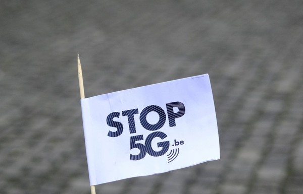 5G 반대 세력에 의해 영국, 네덜란드 5G 마스트가 방화되고 있다. (사진=셔터스톡)