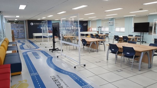 (사진=부산시교육청)부산컴퓨터과학교 AI랩 모습