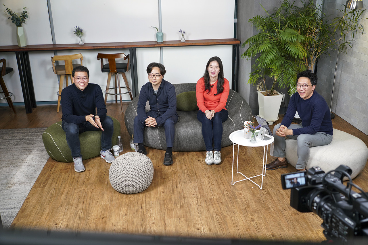 SKT는 ‘AI커리큘럼’을 수강중인 학생들이 SKT에서 AI 개발을 담당하고 있는 현직 전문가와 직접 소통할 수 있도록 ‘SKT AI 커리큘럼 Live’를 19일 진행한다고 밝혔다. (사진=SKT)