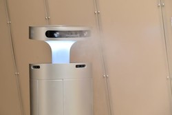 김강건 한국과학기술연구원(KIST)의 방역로봇 ‘AIDBOT(AI Disinfection Robot)’. (사진=KIST).