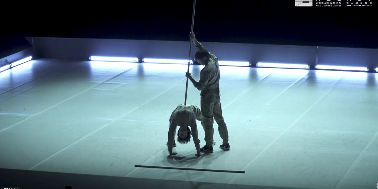 AI와 로봇에 대한 그 동안의 연구 결과물들이 선을 보이고 있다. 미래의 새로운 연구에 대한 예측들이 직업에 대한 변화와 인간의 유형을 다양한 각도에서 바라보고 있다. (사진=ACC 유튜브 캡처).