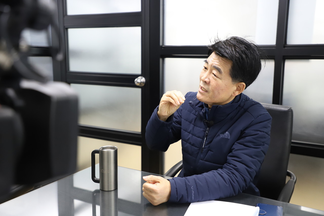 정우식 상근부회장은 "농사를 짓는 사람이 많아져야 농지도 살 수 있다"며 "농촌 회생 방안으로 영농형 태양광이 특효약이다"고 말했다.