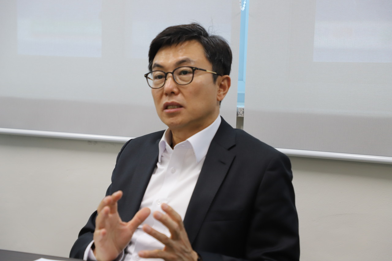 정철 나무기술 대표는 21년 된 청년기업인 나무기술은 남들이 가지 않은 길, 즉 가상화 기술에 주력해 관련시장을 먼저 선점했다고 말했다. 