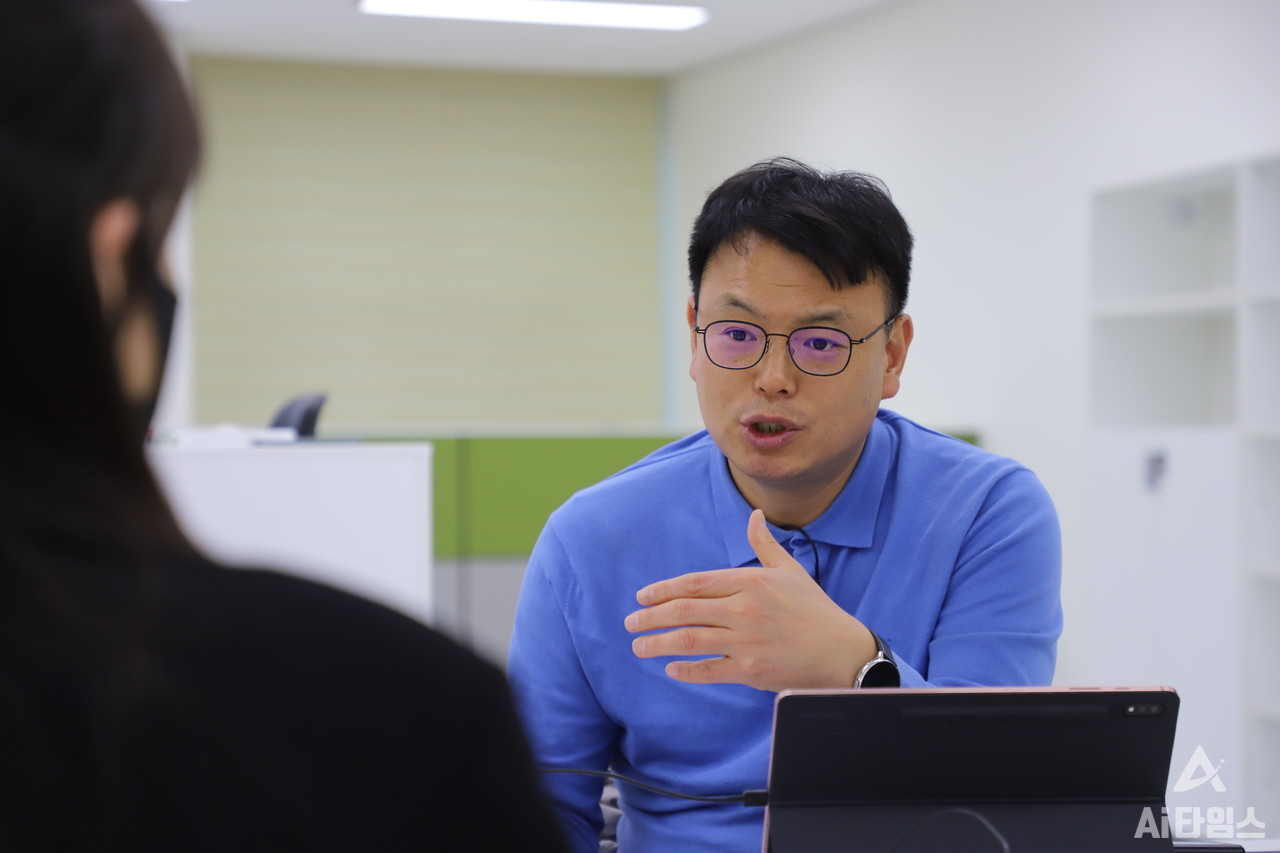 송영기 스프링클라우드 대표이사가 AI 기업에 취업을 희망하는 학생들을 위해 조언을 하고 있다.