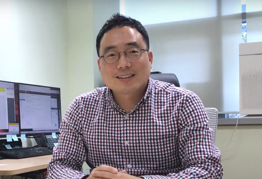 황의석 지스트 교수의 지능정보시스템 연구실에서는 주로 정보시스템의 통계적 신호처리와 인공지능 응용 연구를 수행하고 있다. (사진=GIST EECS 유튜브).