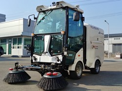 광주에서 실증 사업을 진행하고 있는 무인 노면청소차. (사진=중소벤처기업부 제공).