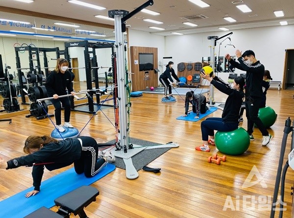 광주시체육회 스포츠과학연구소에서 빅데이터에 기반한 순환훈련을 하고 있다. (사진=광주광역시체육회 제공).