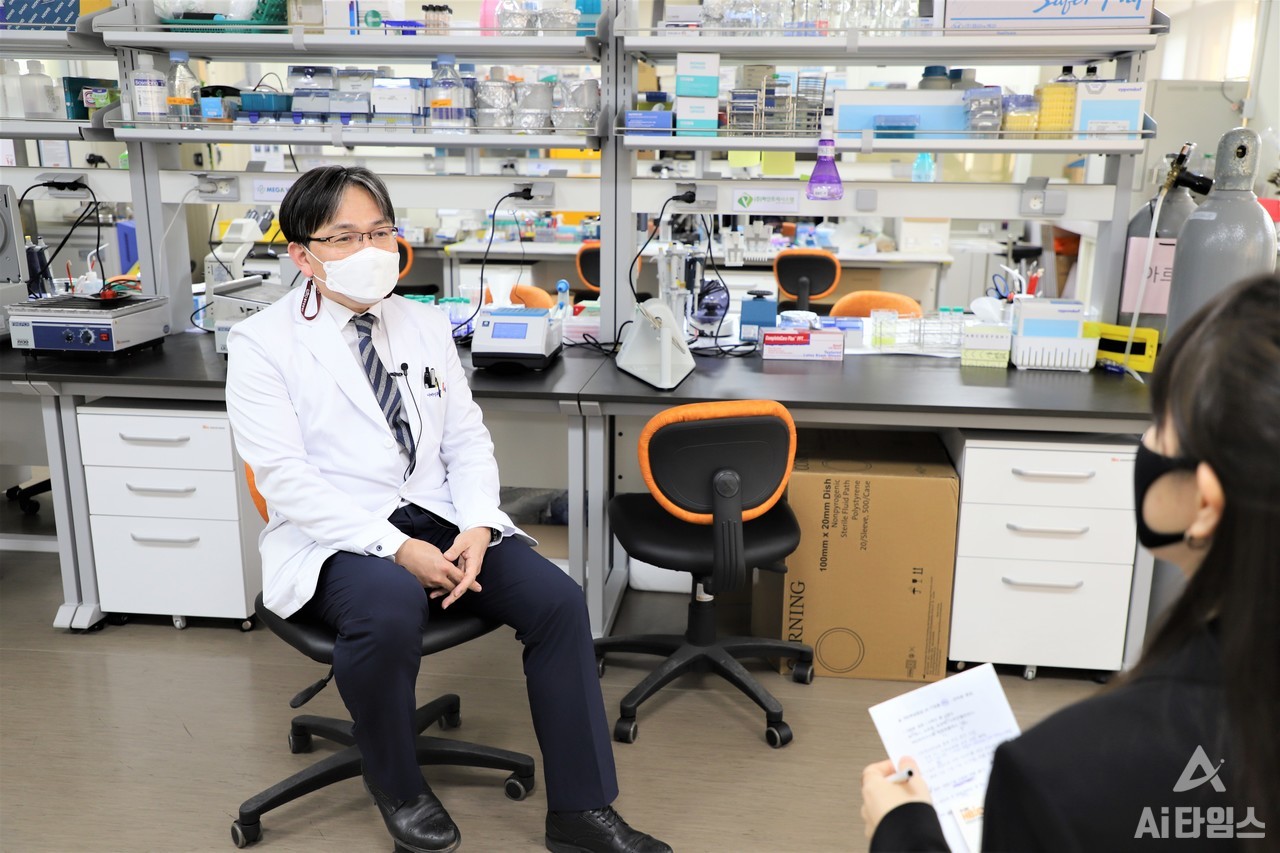 조형호 사업부단장은 개방형실험실이 보건 의료 데이터 접근성이 떨어지는 AI 기업들에게 다양한 기회를 제공하면서 기술 경쟁력을 갖추는 데 도움을 줄 것으로 기대했다. 