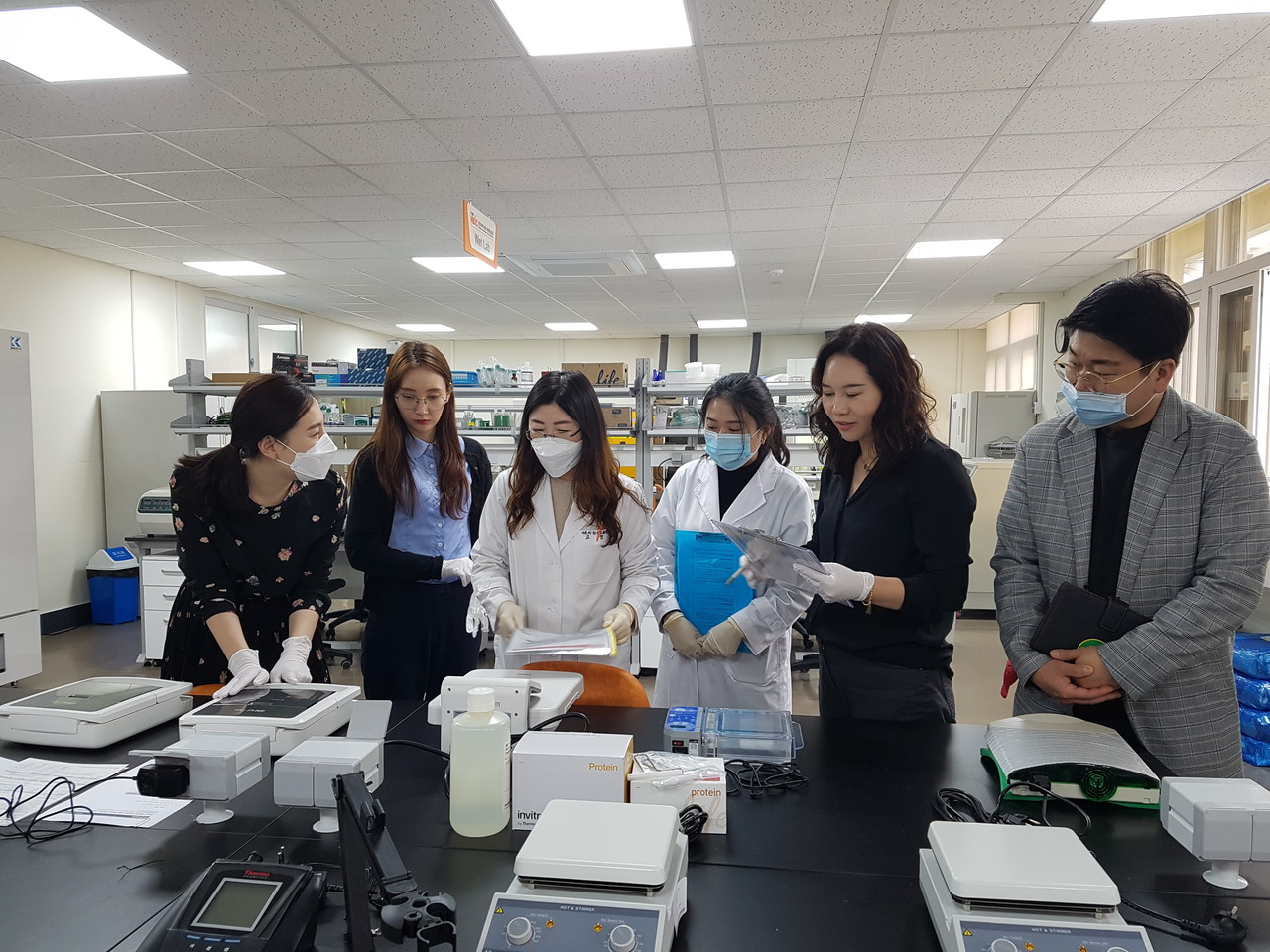 전남대학교병원 개방형실험실에서 진행된 3차 장비교육 모습. (사진=전남대학교병원 개방형실험실 제공).