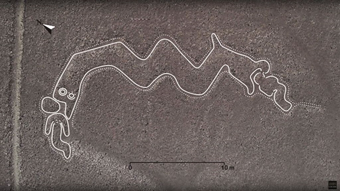일본 야마가타대학 연구진이 새로 발견한 나스카 라인. 두 개의 머리를 가진 뱀이 사람을 집어삼키고 있는 형상이 발견됐다. (사진=페루관광청 제공).