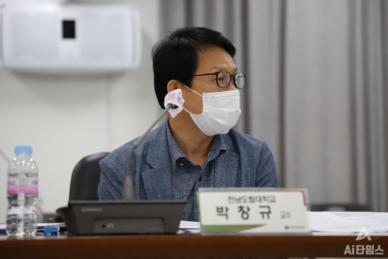 박창규 전남도립대학교 교수가 블루투어에 대해"지역주민 주도, 블루 이코노미에 새로운 버전을 만들었으면 좋겠다"고 제안했다. (사진=구아현 기자).