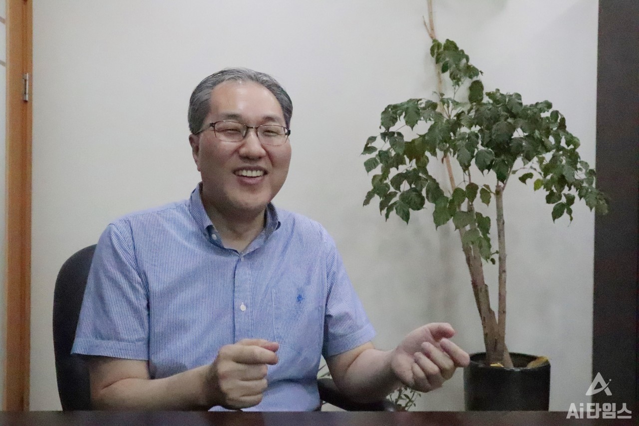 장정훈 인텔리빅스 대표가 산업 안전을 높일 수 있는 방안으로 비전 AI 기술을 제시했다. (사진=김동원 기자)