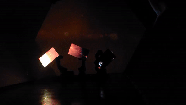 국립아시아문화전당에서 열린 '환상극장' 전시의  ‘코스모스 우주의 시공간을 거닐다’ 작품.  우주의 거대한 서사를 담았다. (사진=구아현 기자). 