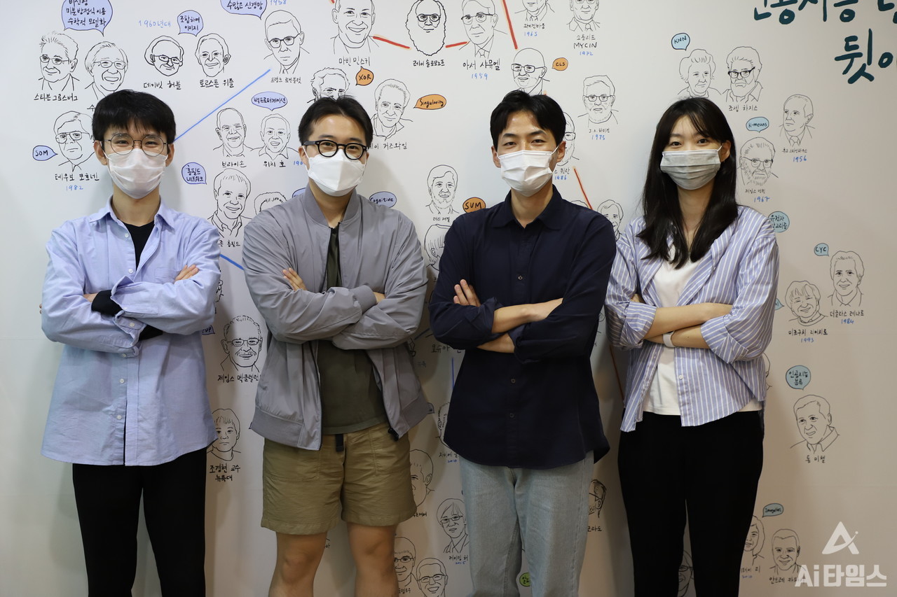 링크캠퍼스 청년 스타트업으로 지난해 11월 다댐을 처음 런칭했다. 이 플랫폼은 지역 기반 착한 플랫폼으로 주목을 받고 있다. (왼쪽부터) 신상훈 개발자, 이웅희 개발자, 이헌영 대표, 임채린 마케터. (사진=설재혁 감독).