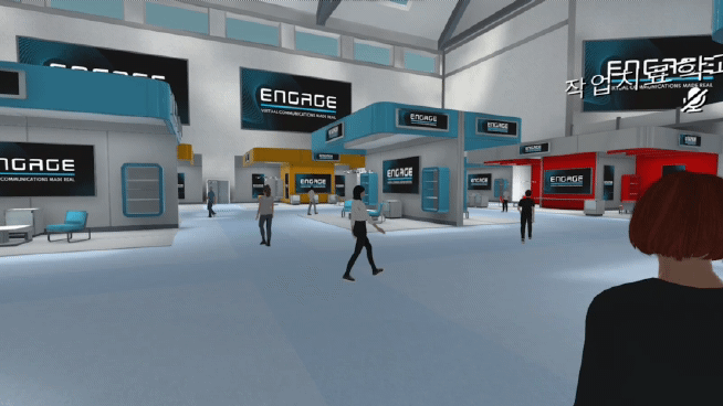 동신대학교 학생들이 메타버스로 구현된 강의실 '컨퍼런스 홀'에서 조별 활동을 하기 위해 움직이고 있다. (사진=동신대학교 메타버스 수업 캡처).