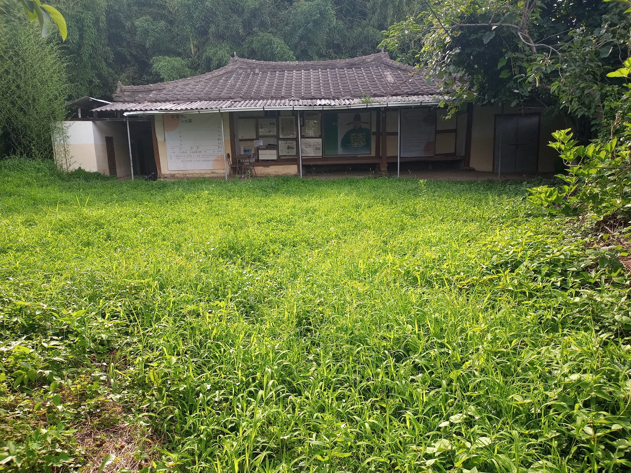 나주시 노안면 금안마을에 위치한 신숙주선생 생가가 방치된 채 잡초만 무성한 모습이다. (사진=전남도 역사기행문 전남역사이야기).