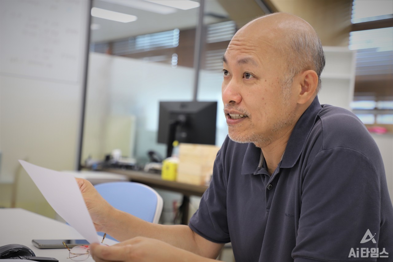 김종원 GIST AI대학원장이 HPC-AI 공용인프라 구축사업의 목표와 전략을 소개하고 있다. (사진=유형동 기자).