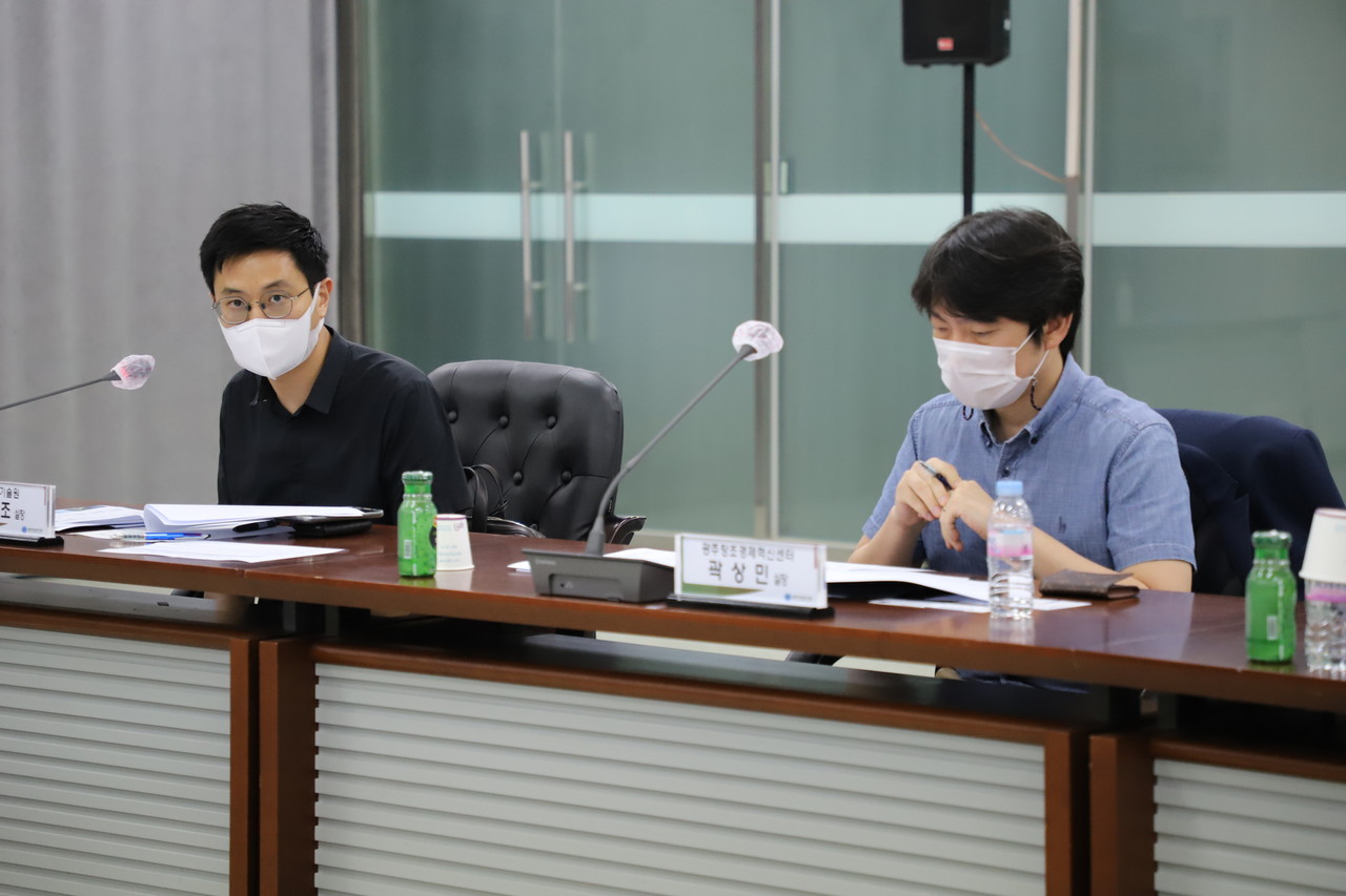 광주 AI 유관기관 전문가들은 경쟁력 있는 기업 유치를 위해 팁스 타운 구축,  실력있는 기업들과의 협력 등을 강조했다. 공득조 광주과학기술원(GIST), AI융합협력실장곽상민 광주창조경제혁신센터 실장(오른쪽). (사진=구아현 기자).