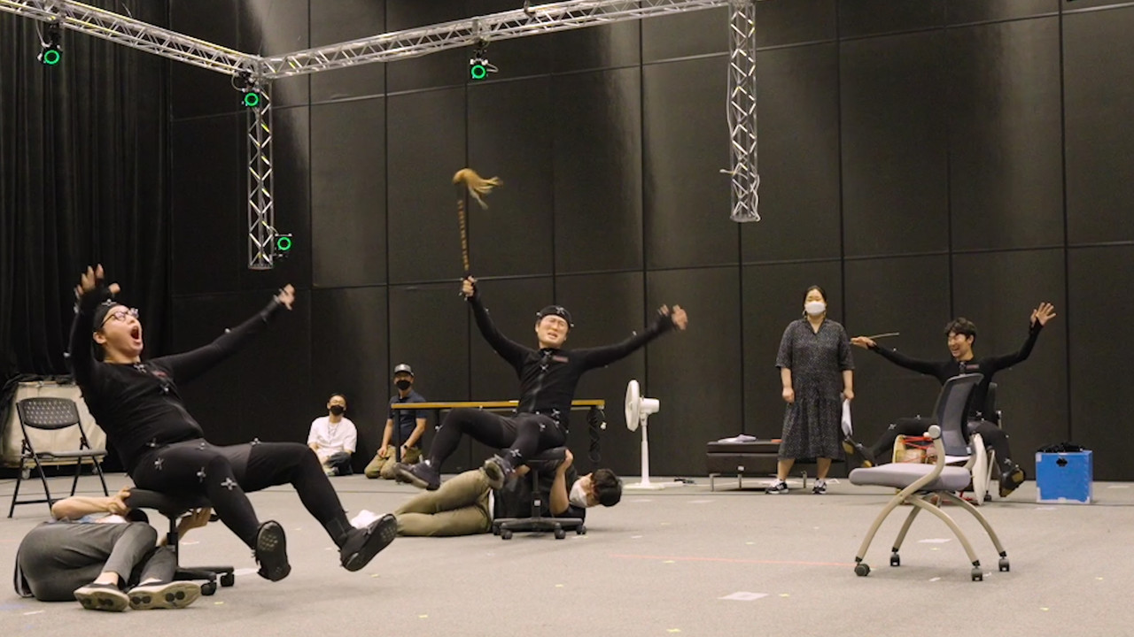 국립아시아문화전당(ACC)에서 문화창조원 복합2관에서 12월 22일까지 펼쳐지는 실감 라이브 체험공연 '비비런' 공연 장면. (사진=ACC 제공).