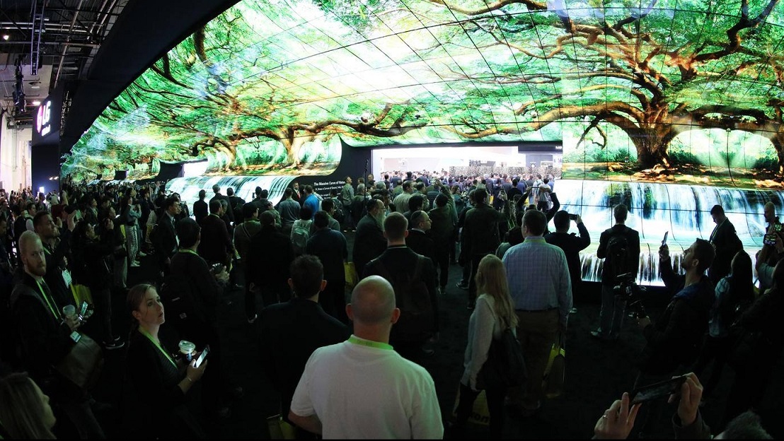 세계 최대 IT·전자 박람회 'CES 2022'가 오미크론 확산으로 열기가 한풀 꺾였지만 국내 대기업들이 대거 참여하기로 하면서 업계의 기대감은 지속되고 있다. 미국 내 간판급 IT 기업들이 불참을 선언하면서 국내 기업들에 대한 관심도가 높아질 것으로 전망된다. (사진=CES 공식 페이스북).