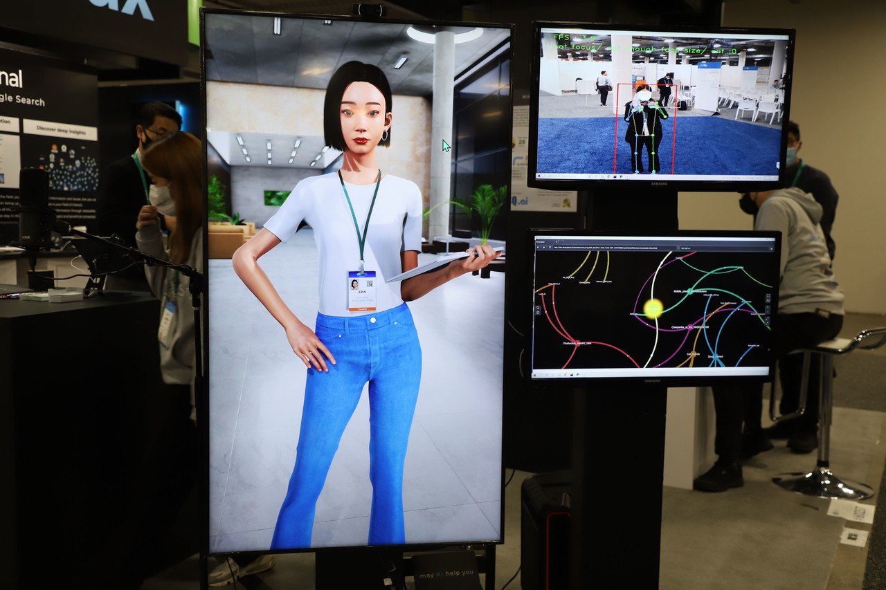 솔트룩스가 CES에서 선보인 메타휴먼 '에린'은 실사에 가까운 모습을 하고 있었다. 