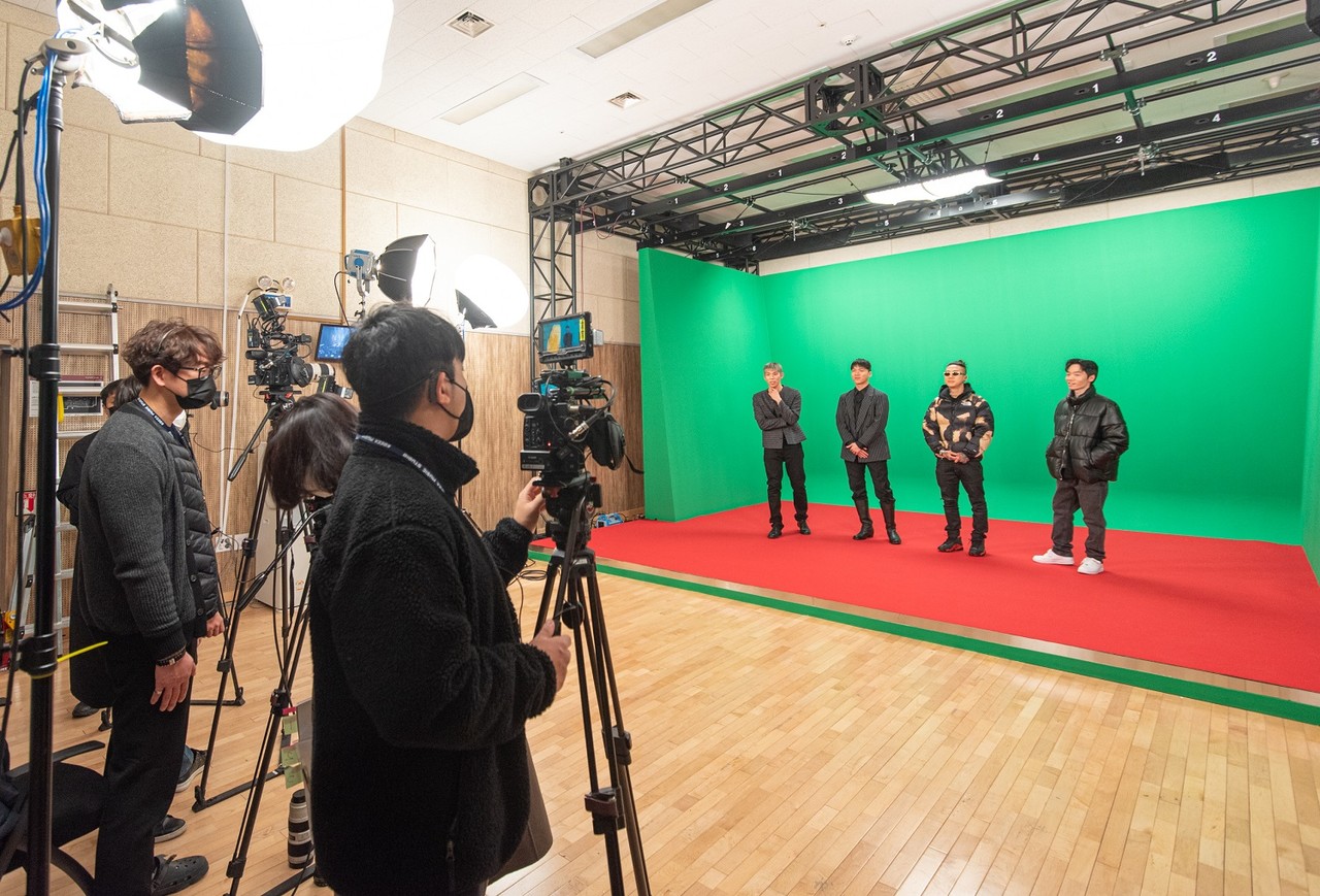 특히, 이번 ‘온 더 케이×쇼미더머니10 페스티벌’에서는 오프닝 무대가 ‘KOCCA 뮤직 스튜디오’의 XR 기술을 접목한 레드카펫 런웨이로 꾸며져 풍성한 볼거리를 제공한다. (사진=한국콘텐츠진흥원 제공).