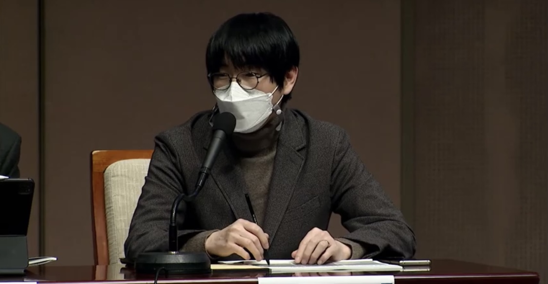 하정우 네이버 AI연구소장은 법제정비단이 제시한 고위험 인공지능이 갖춘 의무사항이 기업입장에서는 여전히 애해모호하다며 구체성이 더 필요하다고 지적했다. (사진=행사 캡처)