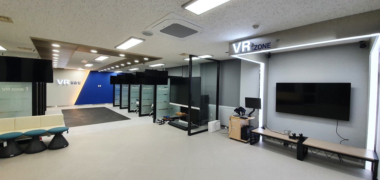 중소벤처기업진흥공단 광주 스마트공장배움터의 VR 실습실. (사진=중소벤처기업진흥공단).