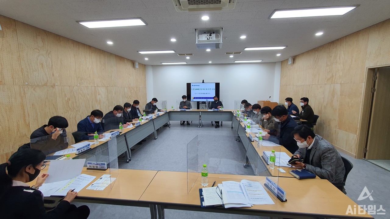 광주광역시가 빠르게 변화하는 드론산업에 대응하기 위해 각계 전문가가 참여하는 연구·기획 태스크포스(T/F팀)를 구성하고 지난 24일 드론·도심항공교통(UAM) 산업 로드맵 수립을 위한 첫 회의를 개최했다. (사진=광주광역시 제공).