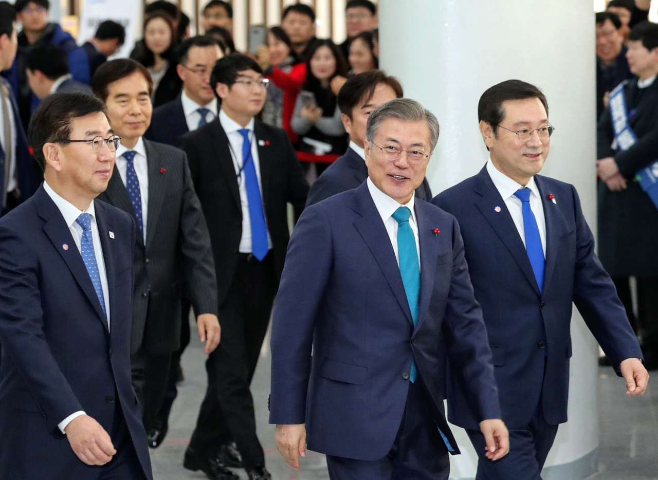 문재인 대통령이 지난 2019년 열렸던 '광주시+현대차 완성차공장 투자 협약식'에 참석하고 있다. (사진=광주시교육청 제공).