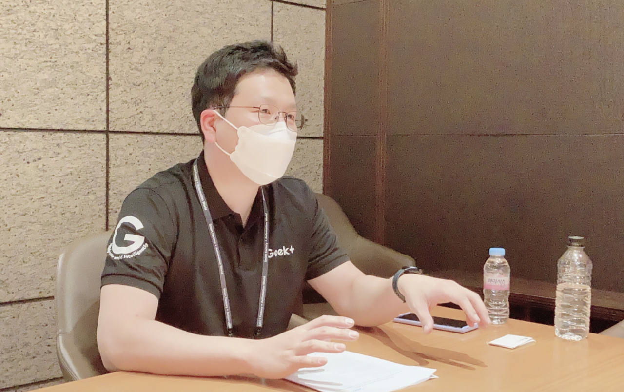 인터뷰 진행 중인 김수찬 긱플러스코리아 영업총괄이사. (사진=긱플러스)