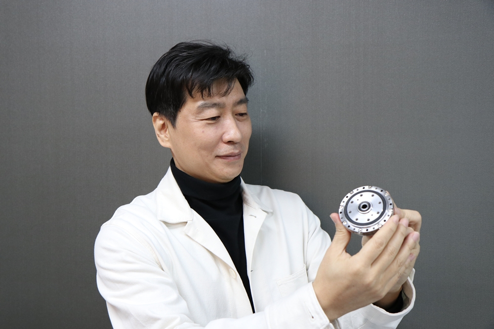 김병수 로보티즈 대표는 "로봇 시장이 발전하려면 소비자가 원하는 서비스 트렌드에 초점을 맞춰야 한다"고 주장했다. (사진=로보티즈)