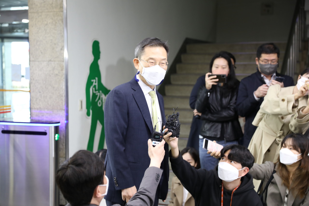 이종호 과기정통부 장관 후보자는 인사말을 통해 "과기정통부의 역할이 미래에 방점을 두고 있다는 점에서 미래 사회변화를 선도하고 대응해 가는데 모든 역량을 쏟아붓도록 하겠다"고 밝혔다.