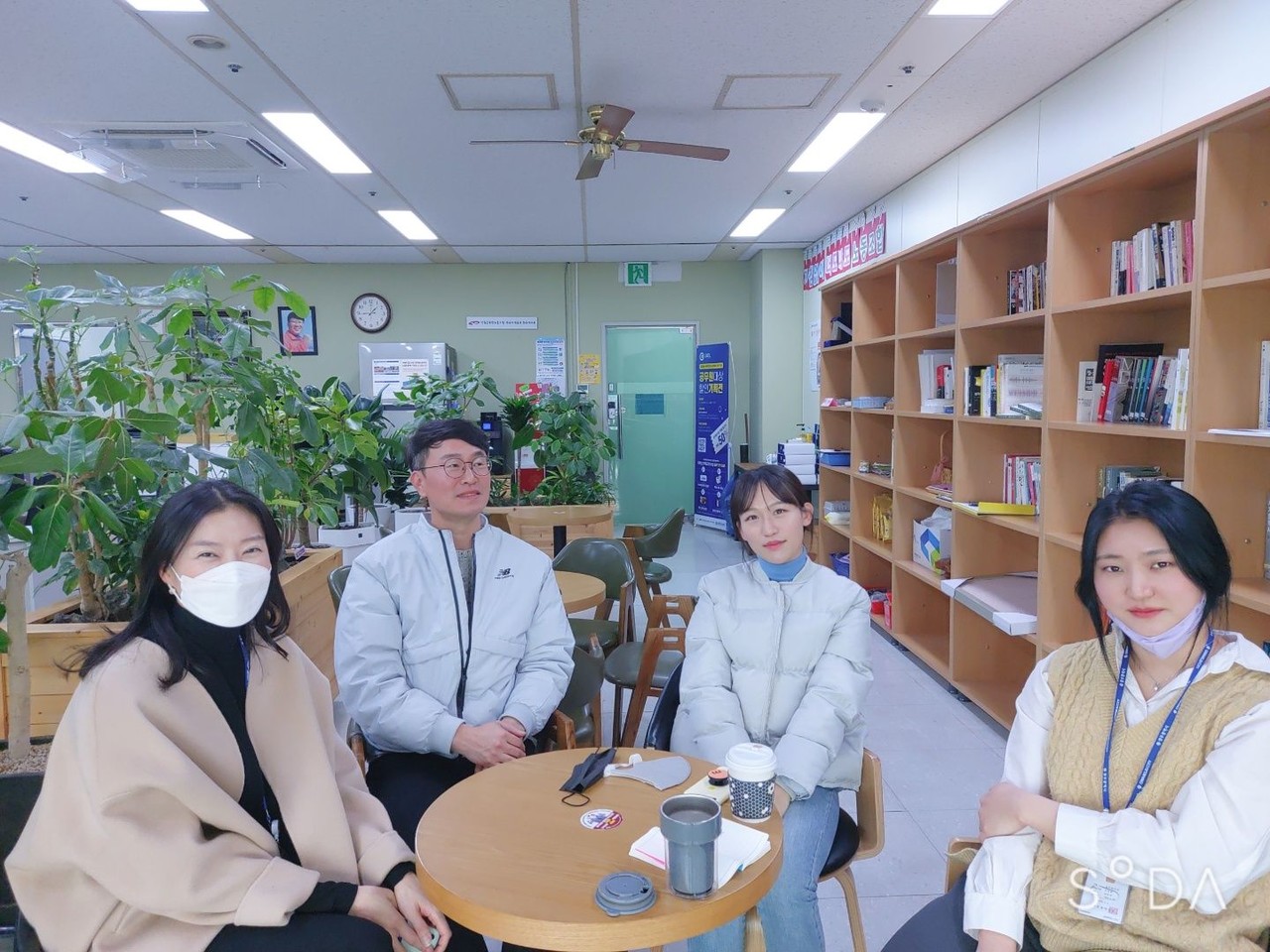  '캐스퍼와 함께하는 광주여행'을 제작한 공무원들. 사진은 팀 결성 당시 모습이다. 왼쪽부터 박수영, 나우철, 민시은, 김보선 주무관. (사진=나우철 주무관 제공).