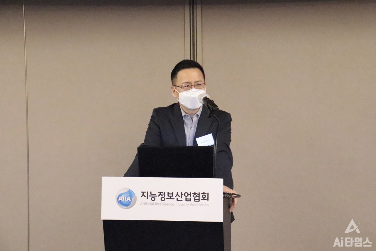 최병호 KETI 본부장이 지능정보산업협회와 지능정보기술포럼이 주최한 조찬포럼에서 "사람 수준의 사고와 인지를 하는 진정한 의미의 AI는 5차, 6차 산업혁명 기술로 등장할 것"이라고 말했다. (사진=김동원 기자)