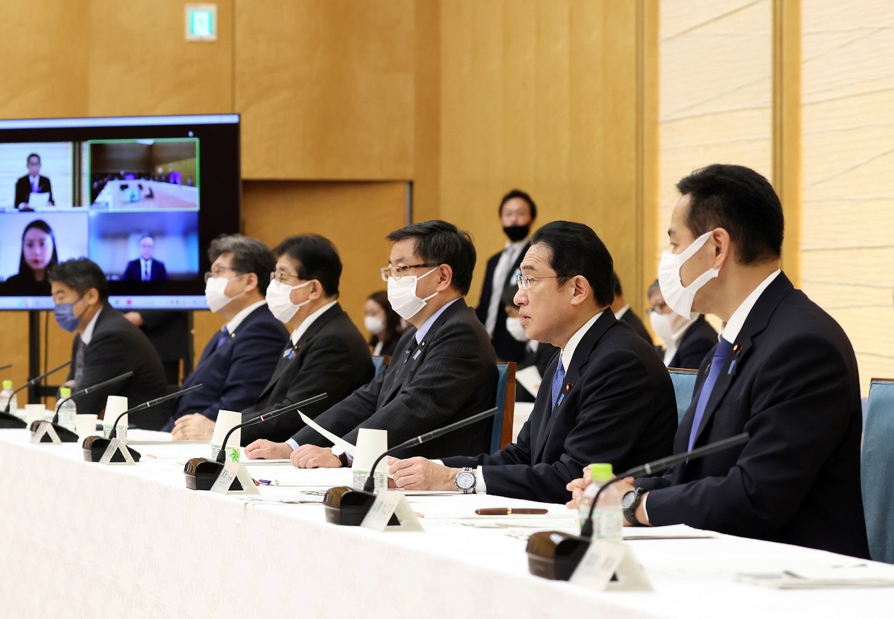 관계자들은 이를 가속화 시키기 위해 정부와 통신 사업자가 제휴하는 디지털 분야의 인프라 정비를 진행하겠다는 방침을 내보였다. (사진=일본 총리관저 제공).