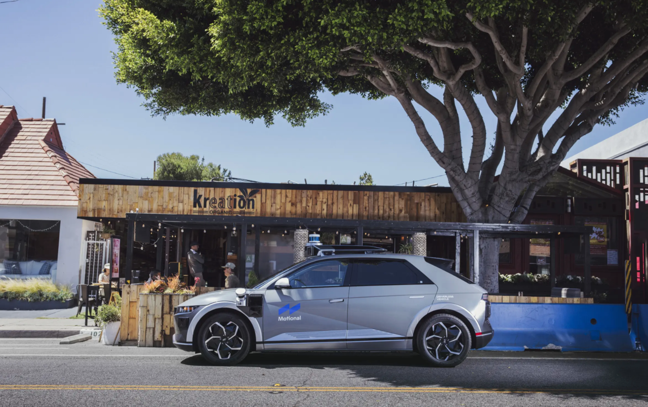 현대자동차 ‘아이오닉 5’가 미국 캘리포니아에서 자율주행으로 음식 배달을 시작한다. (사진=모셔널 공식 홈페이지)