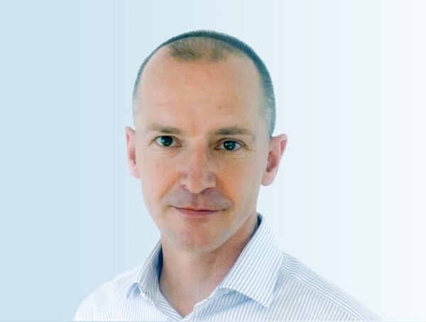 마크 패트릭 마우저 일렉트로닉스 기술 마케팅 관리자.