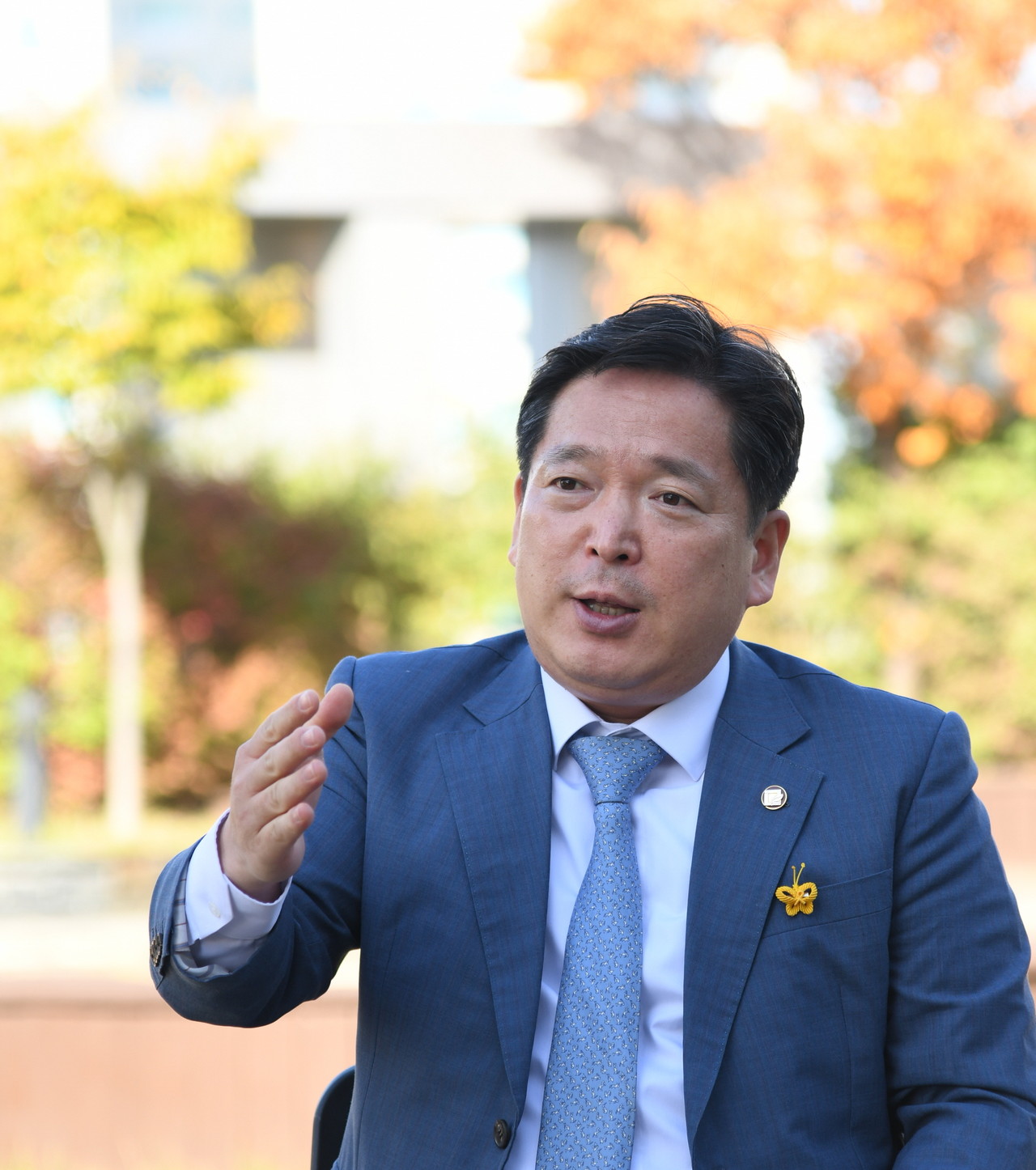 재선에 도전하는 김병내 남구청장 후보는 4차 산업혁명 정책으로 '스마트 시티', '맞춤형 인재 육성'을 목표로 내세우며 '에너지밸리 산단을 '차세대 배터리 산업'의 메카로 조성할 계획을 구체적 추진 전략도 제시