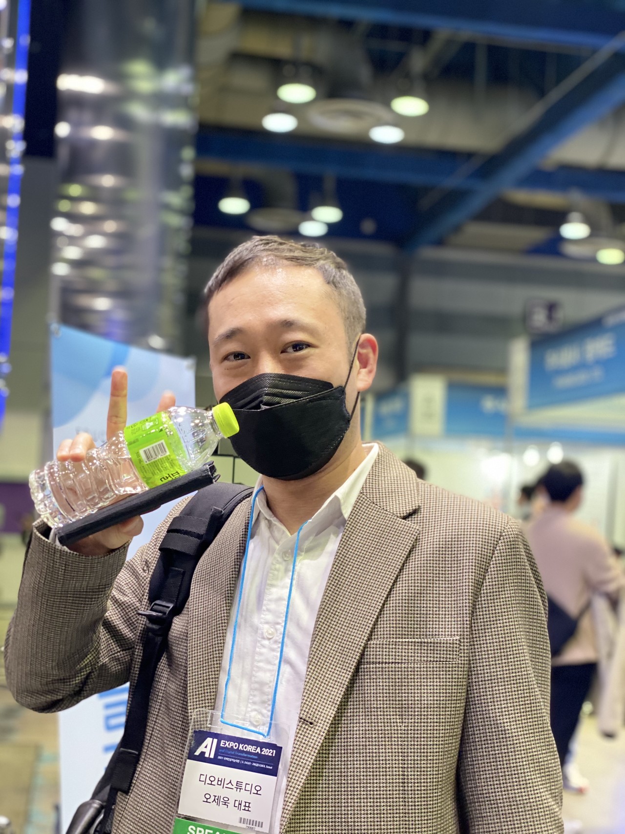 오제욱 대표는 디오비스튜디오는 가상얼굴로 버추얼 휴먼을 만드는 스타트업이다. 인공지능 기술로 실제 사람의 얼굴과 구별이 어려운 가상얼굴을 만들어 루이, 아일라와 같은 새로운 디지털 페르소나를 만들고 그들이 노래하고 춤추고 여행하는 다채로운 콘텐츠를 제작