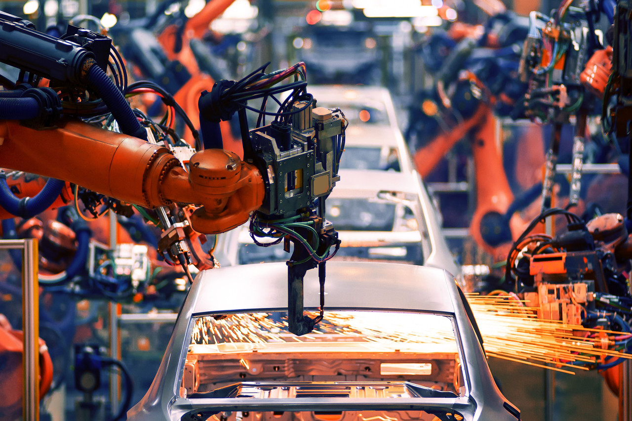 산업통상자원부는 ‘미래형자동차 기술융합 혁신인재양성’ 사업을 주관할 전국 15개 대학을 선정했다.(사진=셔터스톡)