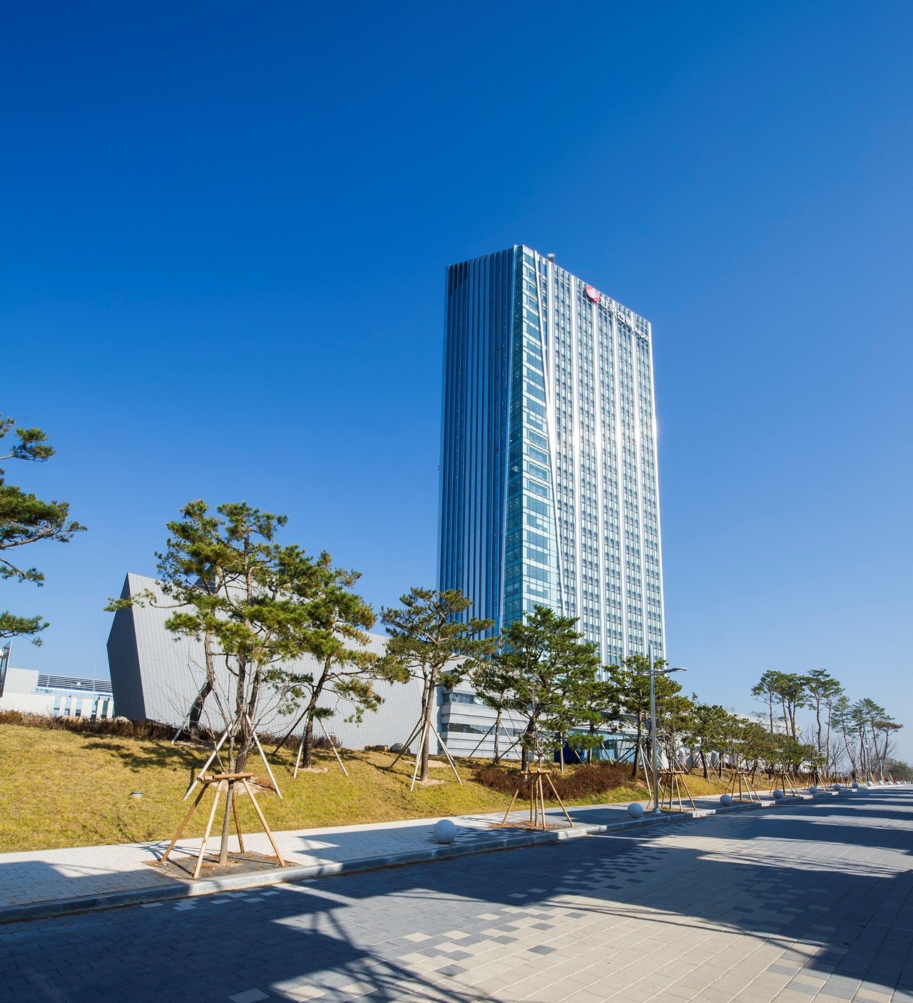 한국전력 본사 전경. 한국전력이 최근 ‘실시간 위험평가 기반 정보보안 GRC 시스템’구축을 완료했다. (사진=한국전력 제공).