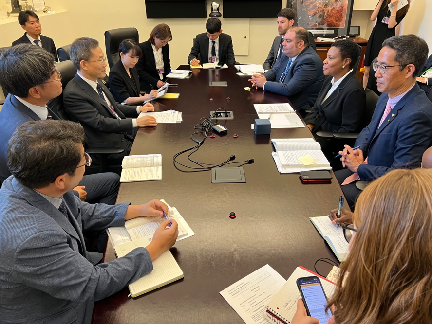 (왼쪽) 이종호 과기정통부 장관. (오른쪽) 알론드라 넬슨(Alondra Nelson) 미 백악관 과학기술정책실(OSTP) 실장(대리) 면담 사진. (사진=과기정통부)